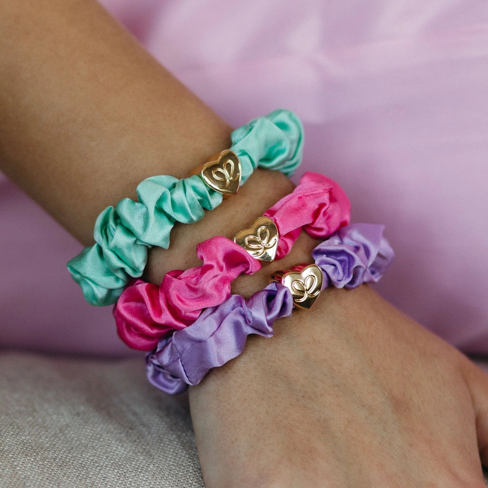 By Eloise Gold Heart Silk Scrunchie in Lilac